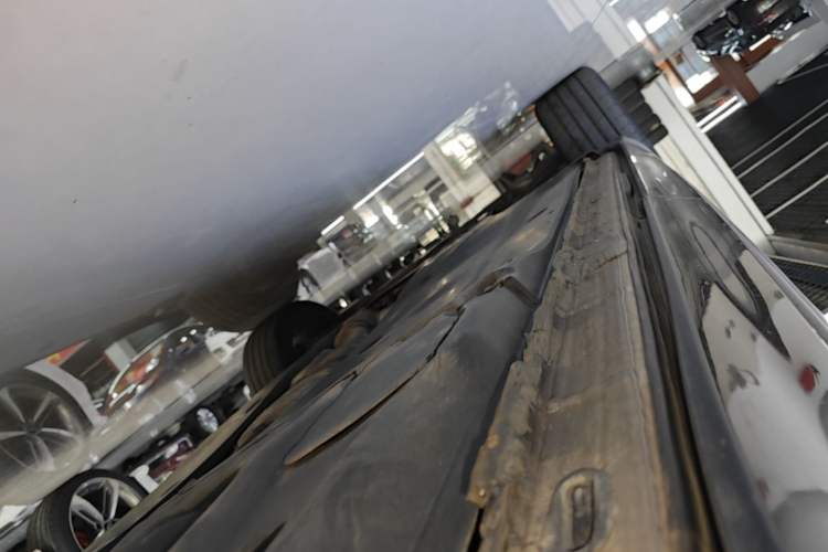 Used Volkswagen Tayron X 2020 380TSI Four-Wheel Drive Flagship Smart Connectivity Version Left Side Sill