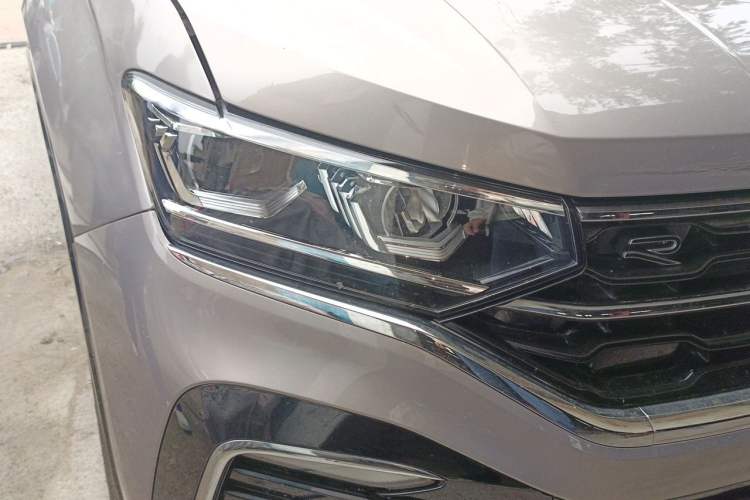 Used Volkswagen Tayron X 2020 330TSI Two-Wheel Drive Flagship Smart Connectivity Version Right Front Headlight