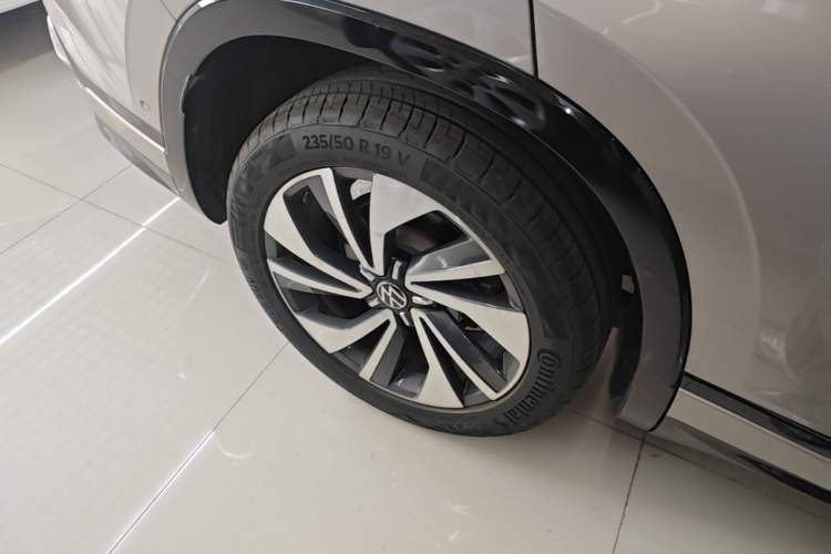 Used Volkswagen Tayron X 2020 380TSI Four-Wheel Drive Flagship Smart Connectivity Version Right Rear Wheel Hub