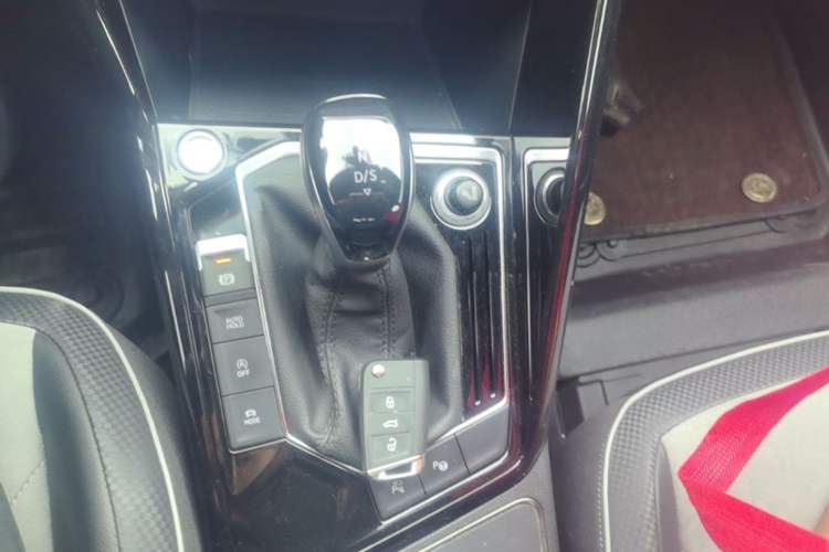 Used Volkswagen Tayron X 2020 330TSI Two-Wheel Drive Flagship Smart Connectivity Version Gear Lever