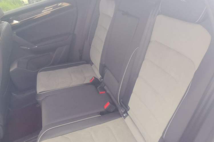 Used Volkswagen Tayron X 2020 330TSI Two-Wheel Drive Flagship Smart Connectivity Version Left Rear Seat