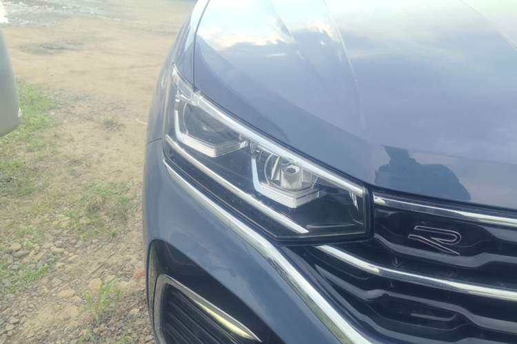 Used Volkswagen Tayron X 2020 330TSI Two-Wheel Drive Flagship Smart Connectivity Version Right Front Headlight