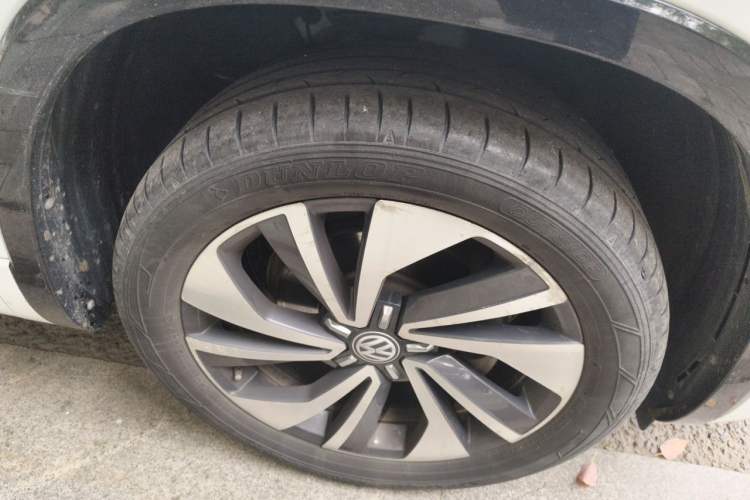 Used Volkswagen Tayron X 2020 330TSI Two-Wheel Drive Flagship Smart Connectivity Version Right Front Wheel Hub