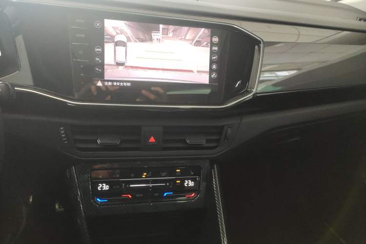 Used Volkswagen Tayron X 2020 330TSI Two-Wheel Drive Luxury Smart Connectivity Version Audio And AC Panel