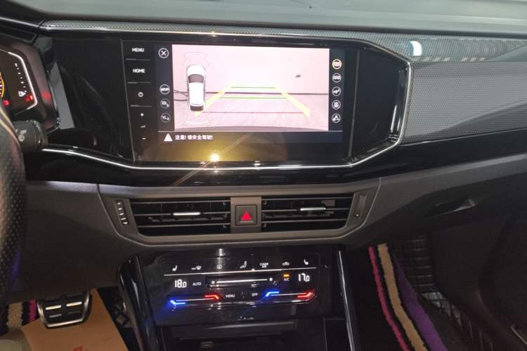 Used Volkswagen Tayron X 2020 330TSI Two-Wheel Drive Luxury Smart Connectivity Version Audio And AC Panel
