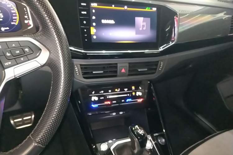 Used Volkswagen Tayron X 2020 330TSI Two-Wheel Drive Luxury Smart Connectivity Version Audio And AC Panel
