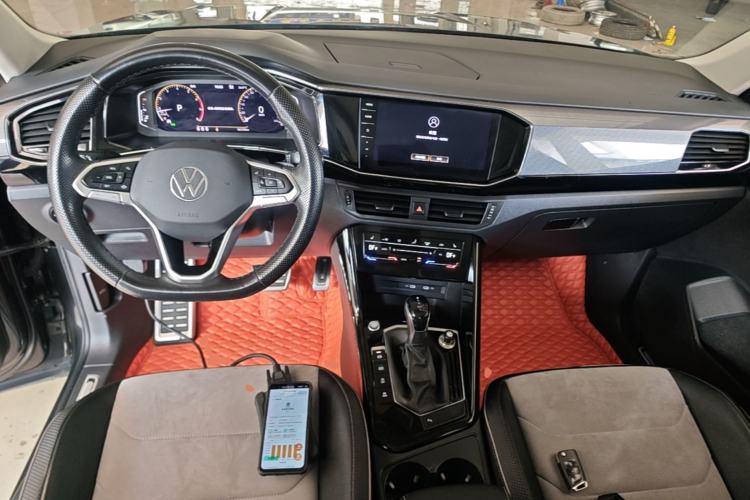 Used Volkswagen Tayron X 2020 330TSI Two-Wheel Drive Luxury Smart Connectivity Version Center Console