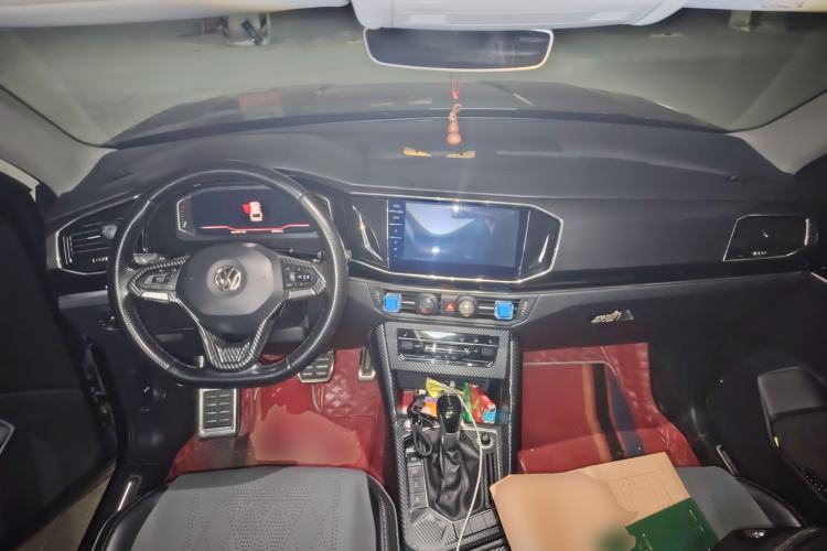 Used Volkswagen Tayron X 2020 330TSI Two-Wheel Drive Luxury Smart Connectivity Version Center Console