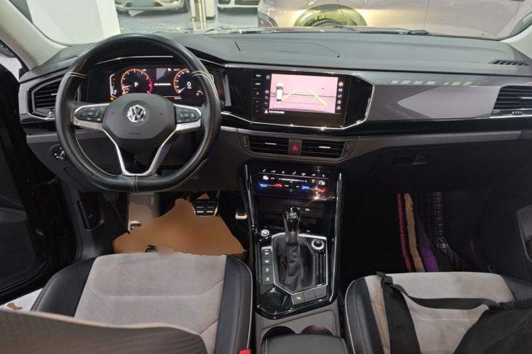 Used Volkswagen Tayron X 2020 330TSI Two-Wheel Drive Luxury Smart Connectivity Version Center Console