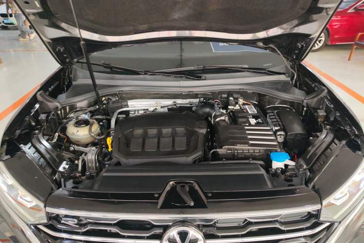 Used Volkswagen Tayron X 2020 330TSI Two-Wheel Drive Luxury Smart Connectivity Version Engine Bay