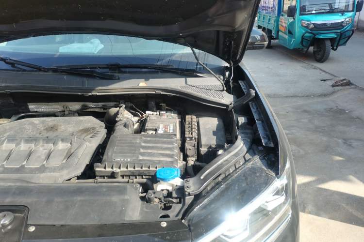 Used Volkswagen Tayron X 2020 330TSI Two-Wheel Drive Luxury Smart Connectivity Version Engine Bay Left