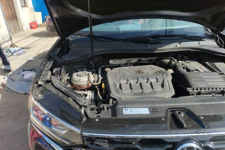 Used Volkswagen Tayron X 2020 330TSI Two-Wheel Drive Luxury Smart Connectivity Version Engine Bay Right