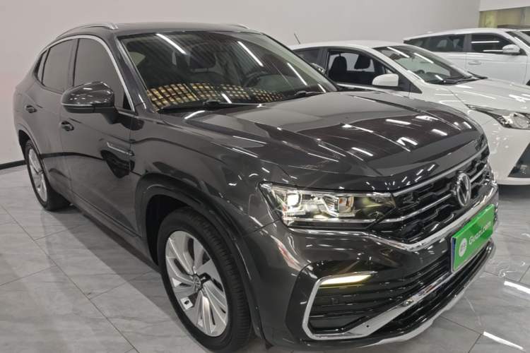 Used Volkswagen Tayron X 2020 330TSI Two-Wheel Drive Luxury Smart Connectivity Version Front Right 45 Deg