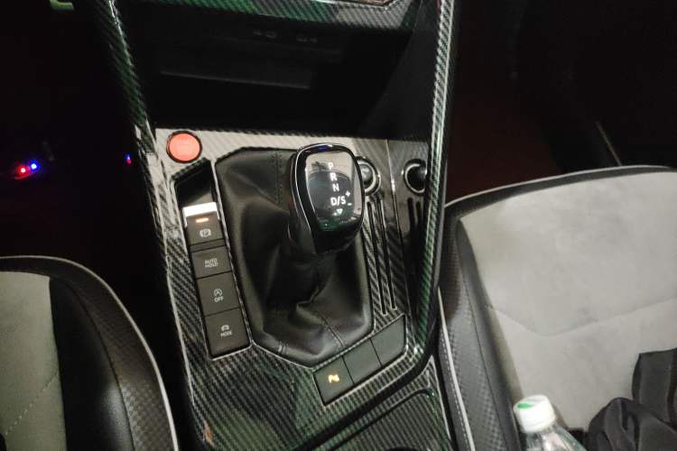 Used Volkswagen Tayron X 2020 330TSI Two-Wheel Drive Luxury Smart Connectivity Version Gear Lever