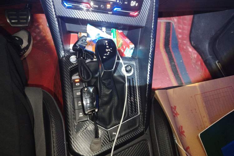 Used Volkswagen Tayron X 2020 330TSI Two-Wheel Drive Luxury Smart Connectivity Version Gear Lever