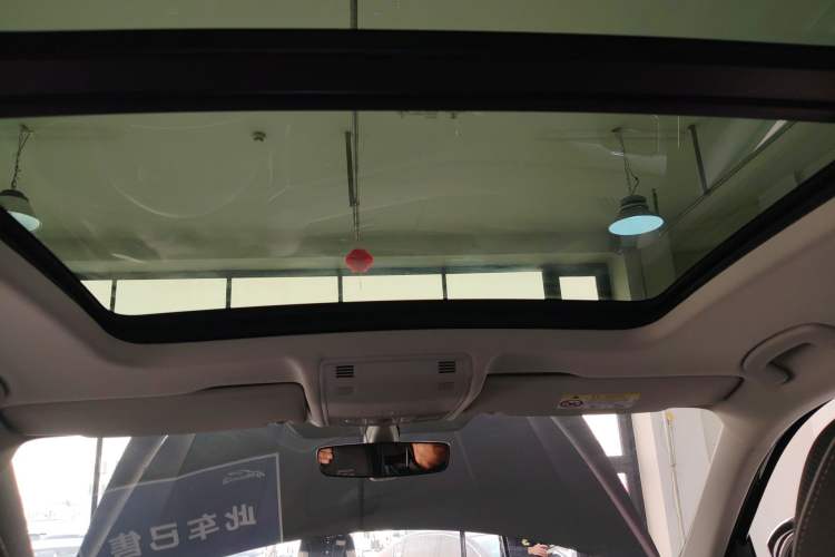 Used Volkswagen Tayron X 2020 330TSI Two-Wheel Drive Luxury Smart Connectivity Version Headliner