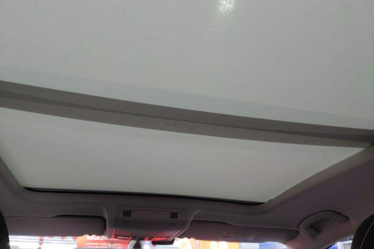 Used Volkswagen Tayron X 2020 330TSI Two-Wheel Drive Luxury Smart Connectivity Version Headliner