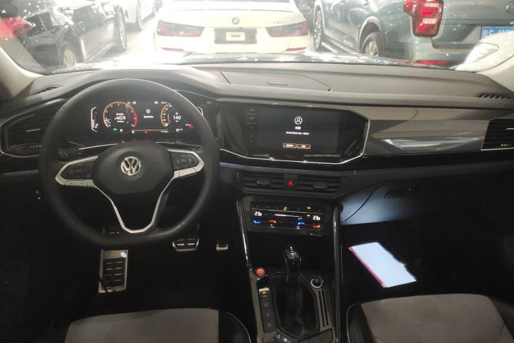 Used Volkswagen Tayron X 2020 330TSI Two-Wheel Drive Luxury Smart Connectivity Version Interior 2