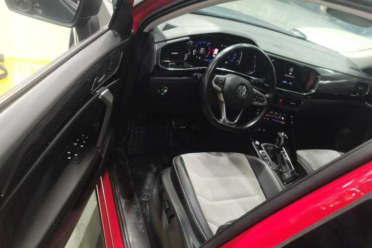 Used Volkswagen Tayron X 2020 330TSI Two-Wheel Drive Luxury Smart Connectivity Version Interior 3