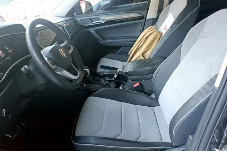 Used Volkswagen Tayron X 2020 330TSI Two-Wheel Drive Luxury Smart Connectivity Version Left Front Seat