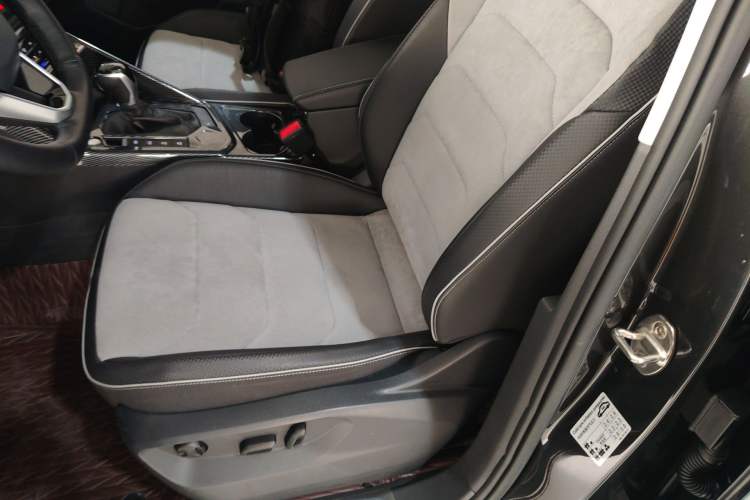 Used Volkswagen Tayron X 2020 330TSI Two-Wheel Drive Luxury Smart Connectivity Version Left Front Seat