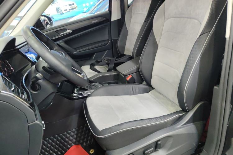 Used Volkswagen Tayron X 2020 330TSI Two-Wheel Drive Luxury Smart Connectivity Version Left Front Seat