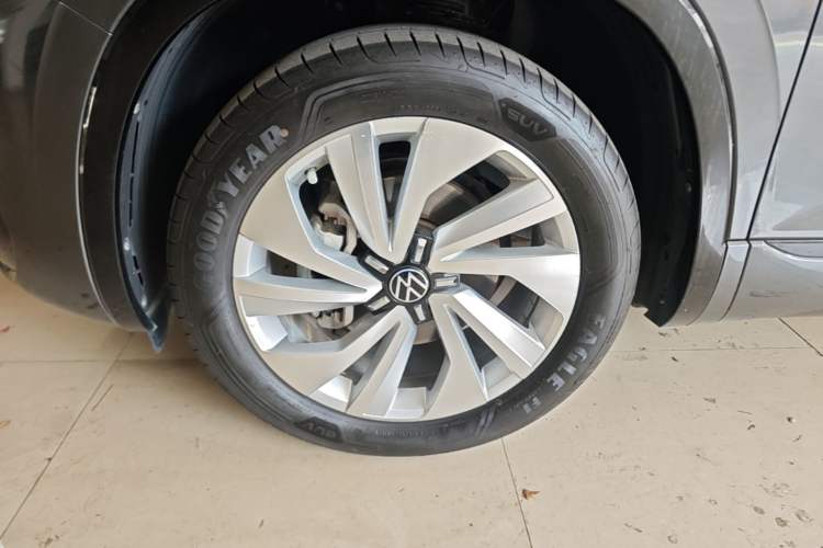 Used Volkswagen Tayron X 2020 330TSI Two-Wheel Drive Luxury Smart Connectivity Version Left Front Wheel Hub