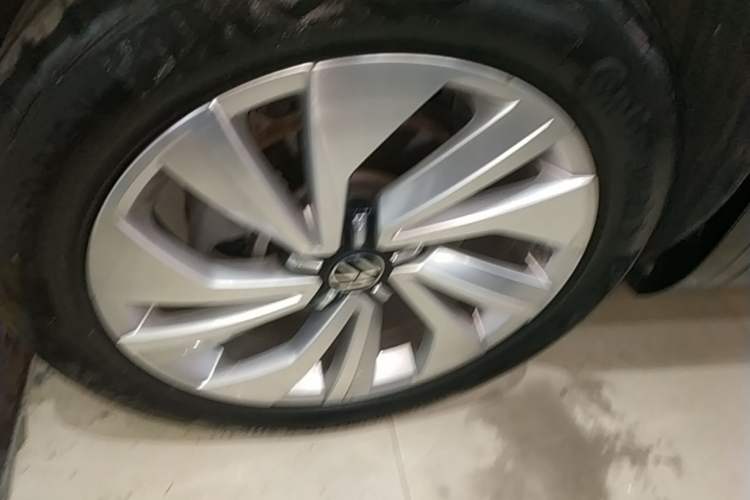 Used Volkswagen Tayron X 2020 330TSI Two-Wheel Drive Luxury Smart Connectivity Version Left Front Wheel Hub