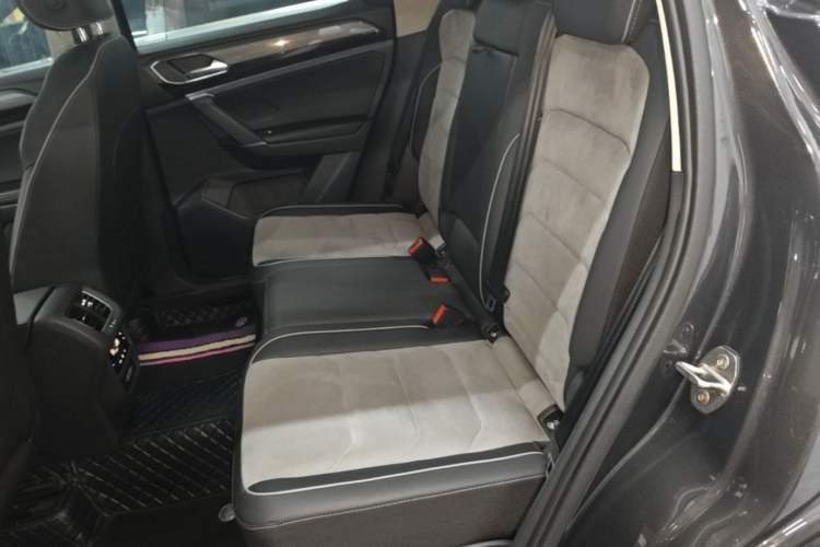 Used Volkswagen Tayron X 2020 330TSI Two-Wheel Drive Luxury Smart Connectivity Version Left Rear Seat