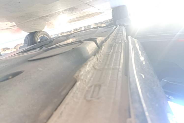 Used Volkswagen Tayron X 2020 330TSI Two-Wheel Drive Luxury Smart Connectivity Version Left Side Sill