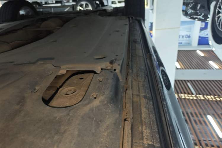 Used Volkswagen Tayron X 2020 330TSI Two-Wheel Drive Luxury Smart Connectivity Version Left Side Sill