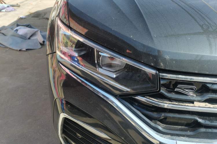 Used Volkswagen Tayron X 2020 330TSI Two-Wheel Drive Luxury Smart Connectivity Version Right Front Headlight