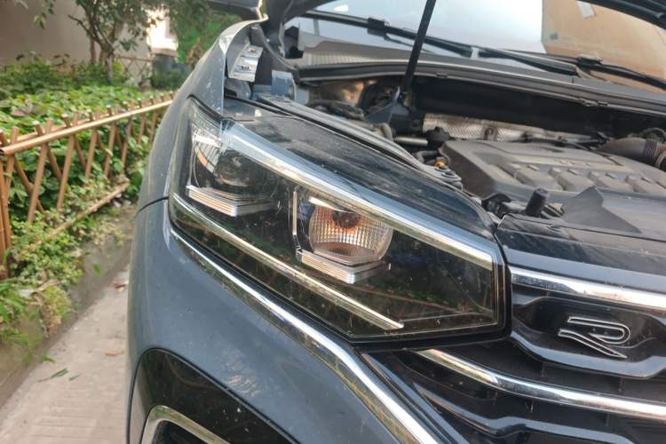 Used Volkswagen Tayron X 2020 330TSI Two-Wheel Drive Luxury Smart Connectivity Version Right Front Headlight