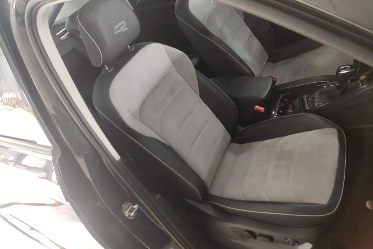 Used Volkswagen Tayron X 2020 330TSI Two-Wheel Drive Luxury Smart Connectivity Version Right Front Seat