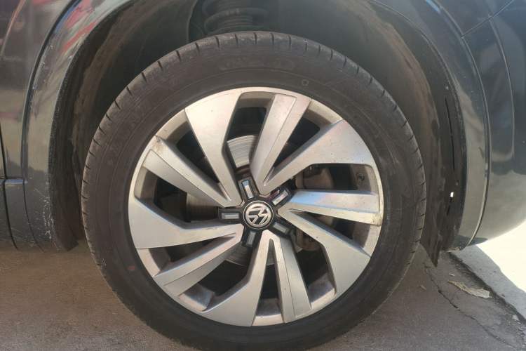 Used Volkswagen Tayron X 2020 330TSI Two-Wheel Drive Luxury Smart Connectivity Version Right Front Wheel Hub