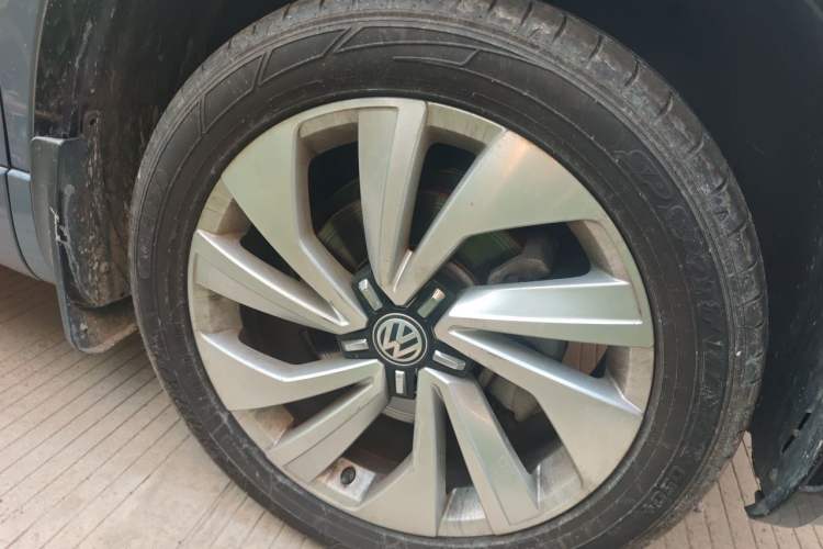 Used Volkswagen Tayron X 2020 330TSI Two-Wheel Drive Luxury Smart Connectivity Version Right Front Wheel Hub