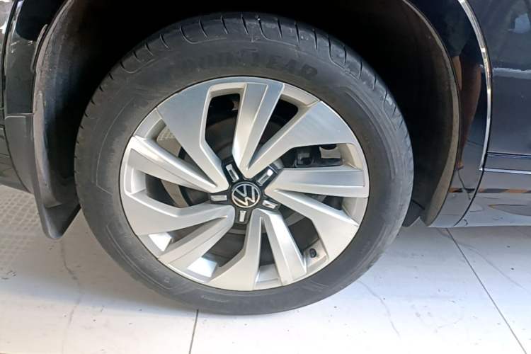 Used Volkswagen Tayron X 2020 330TSI Two-Wheel Drive Luxury Smart Connectivity Version Right Rear Wheel Hub