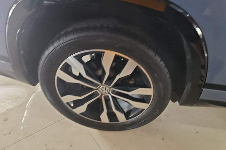 Used Volkswagen Tayron X 2020 380TSI Four-Wheel Drive Prestige Connected Version Right Rear Wheel Hub