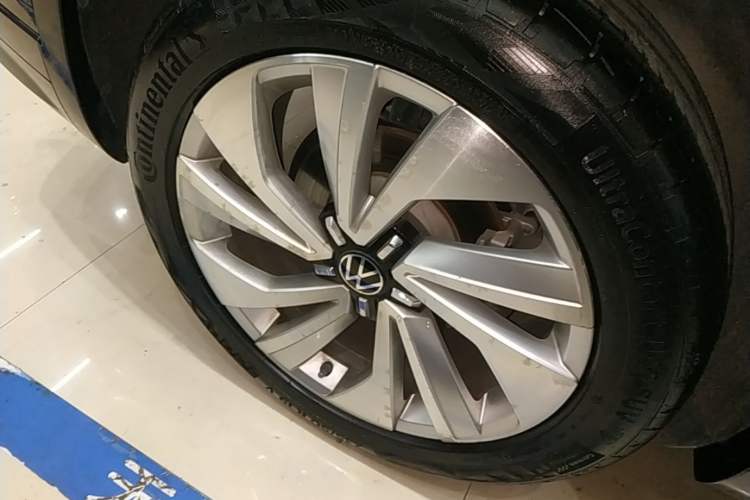 Used Volkswagen Tayron X 2020 330TSI Two-Wheel Drive Luxury Smart Connectivity Version Right Rear Wheel Hub
