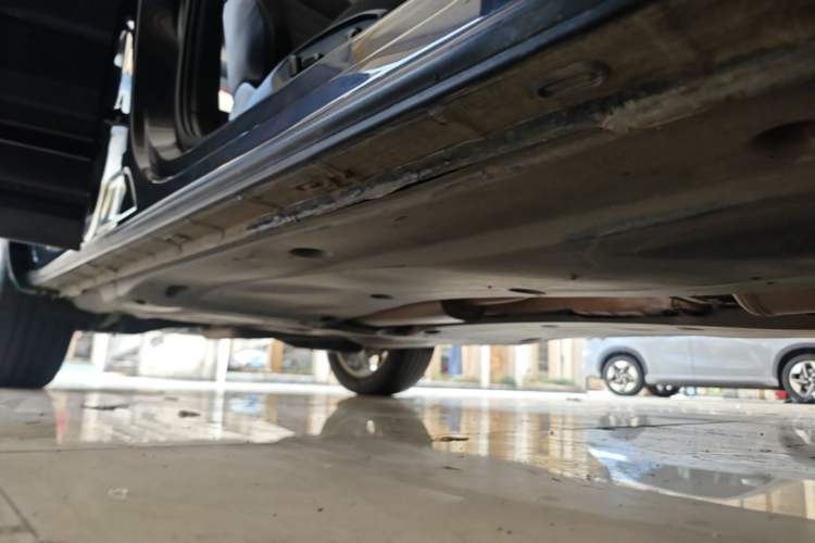 Used Volkswagen Tayron X 2020 330TSI Two-Wheel Drive Luxury Smart Connectivity Version Right Side Sill
