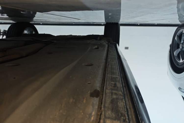 Used Volkswagen Tayron X 2020 330TSI Two-Wheel Drive Luxury Smart Connectivity Version Right Side Sill