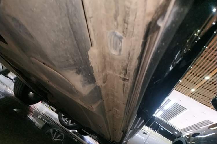 Used Volkswagen Tayron X 2020 330TSI Two-Wheel Drive Luxury Smart Connectivity Version Right Side Sill