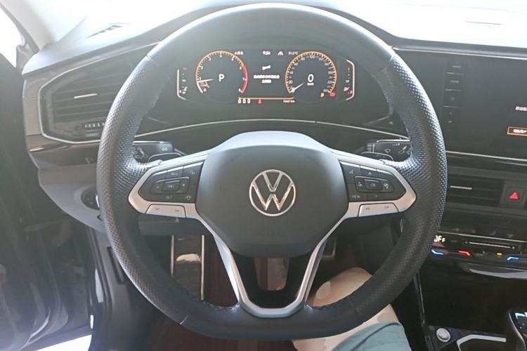 Used Volkswagen Tayron X 2020 330TSI Two-Wheel Drive Luxury Smart Connectivity Version Steering Wheel