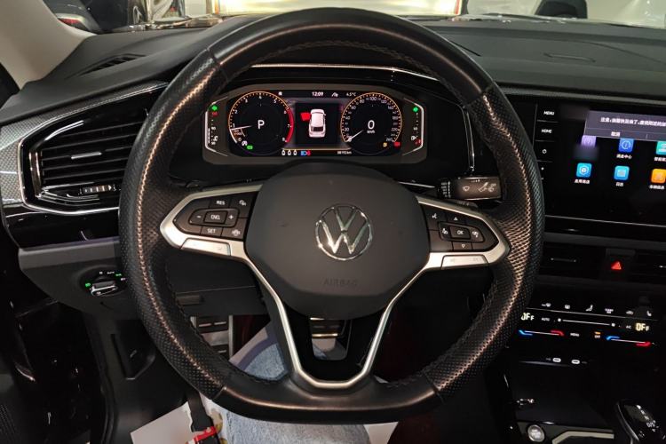Used Volkswagen Tayron X 2020 330TSI Two-Wheel Drive Luxury Smart Connectivity Version Steering Wheel