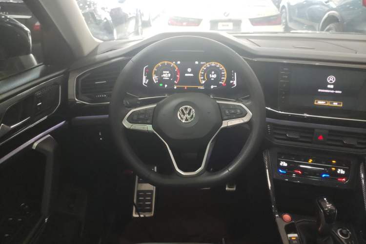 Used Volkswagen Tayron X 2020 330TSI Two-Wheel Drive Luxury Smart Connectivity Version Steering Wheel