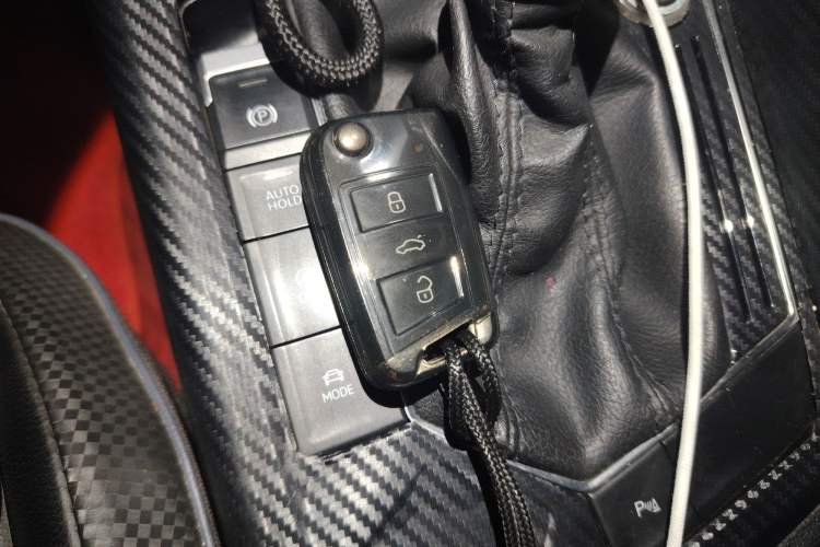 Used Volkswagen Tayron X 2020 330TSI Two-Wheel Drive Luxury Smart Connectivity Version Vehicle Key