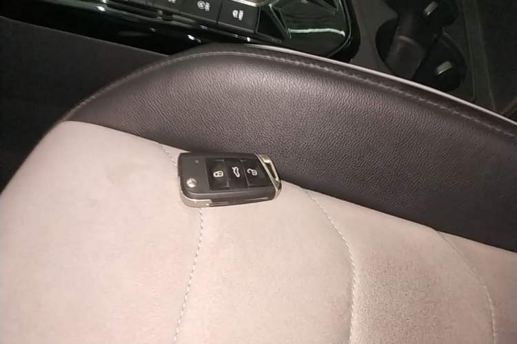 Used Volkswagen Tayron X 2020 330TSI Two-Wheel Drive Luxury Smart Connectivity Version Vehicle Key