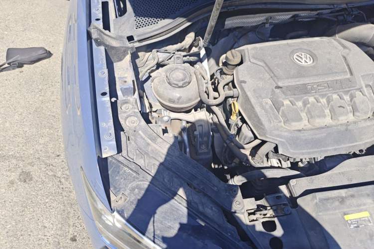 Used Volkswagen Tayron X 2020 330TSI Two-Wheel Drive Luxury Smart Connectivity Version Engine Bay Right