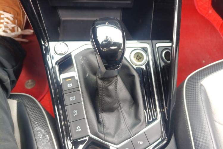 Used Volkswagen Tayron X 2020 330TSI Two-Wheel Drive Flagship Smart Connectivity Version Gear Lever