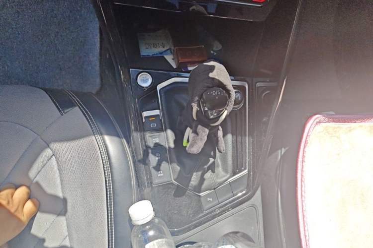 Used Volkswagen Tayron X 2020 330TSI Two-Wheel Drive Luxury Smart Connectivity Version Gear Lever